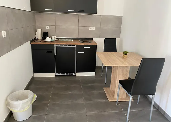Westend Real Estate-residenz Apart Otel 3*